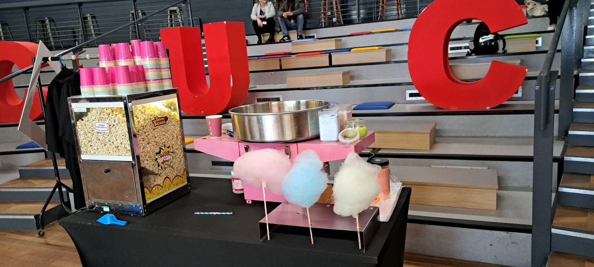 Popcorn and candy floss service